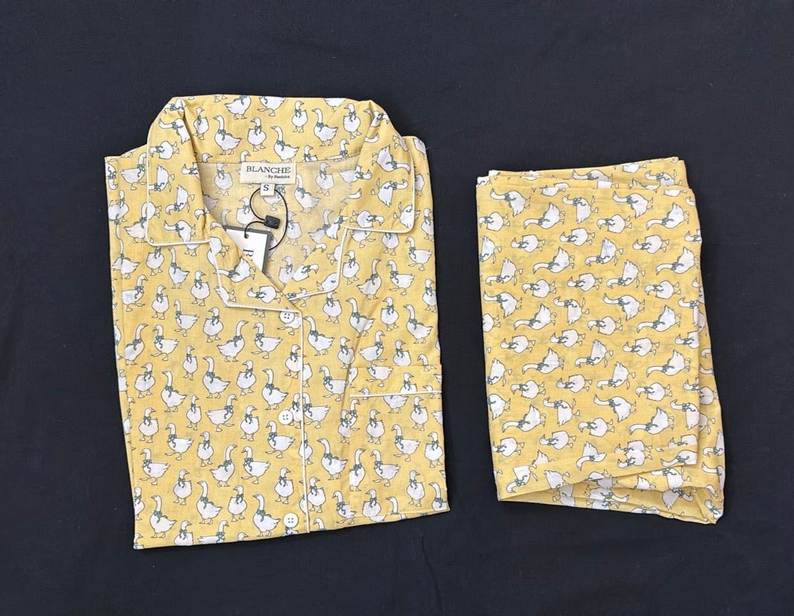 Sunny Duck Print Notched Collar Set