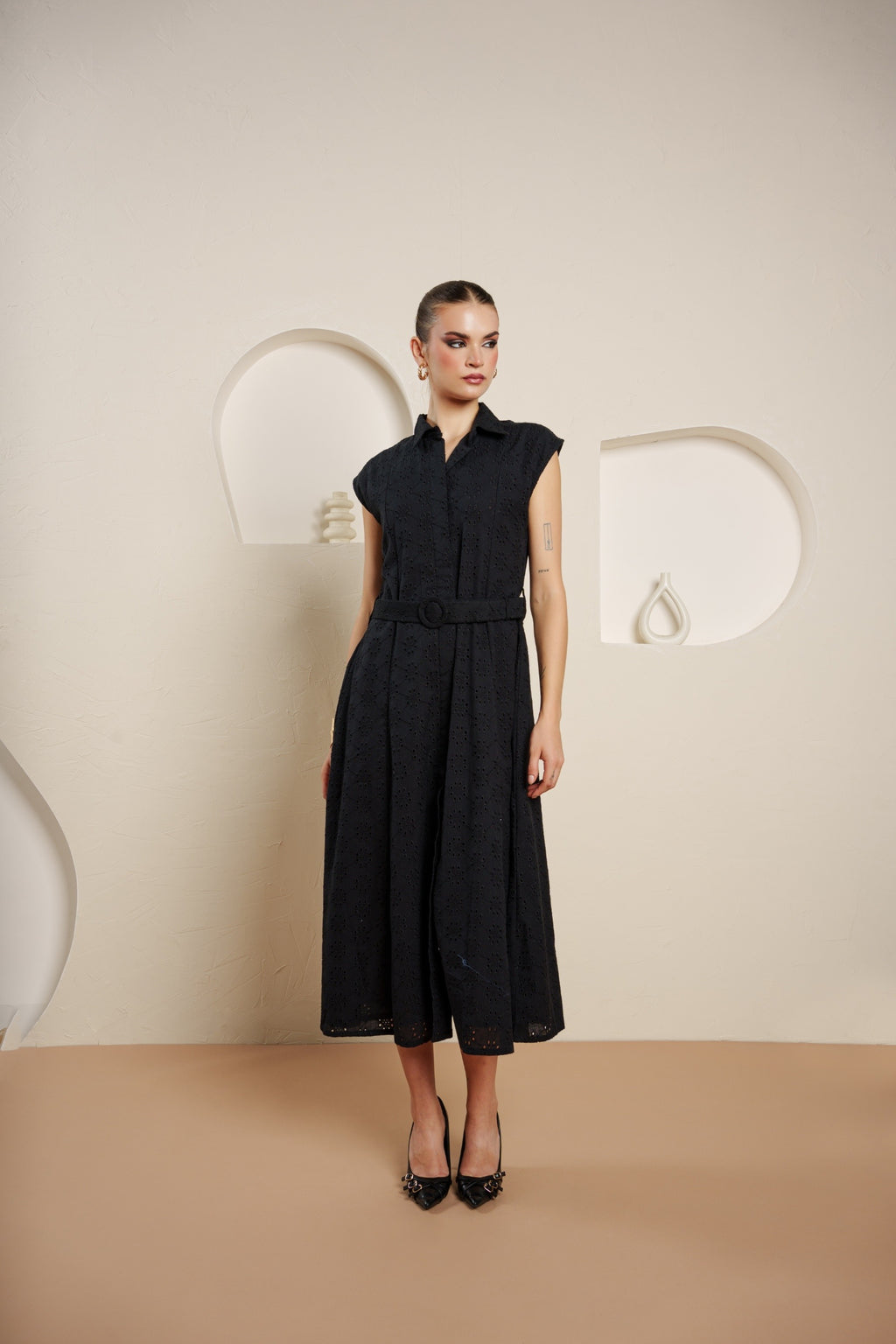Noir belted dress