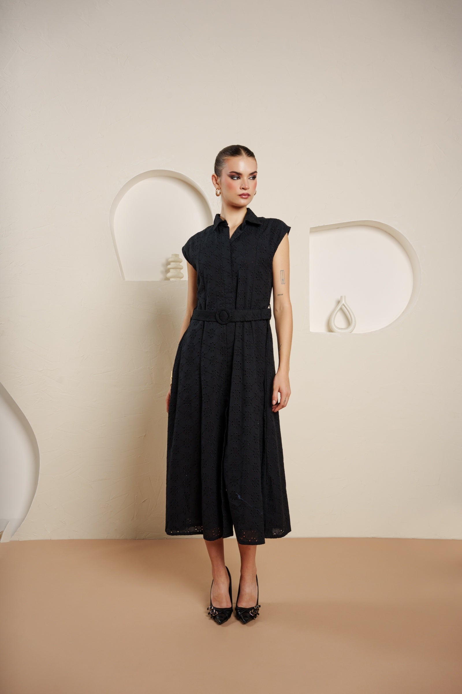 Noir belted dress