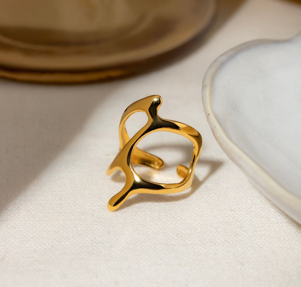 Forma Abstract Molten Ring
