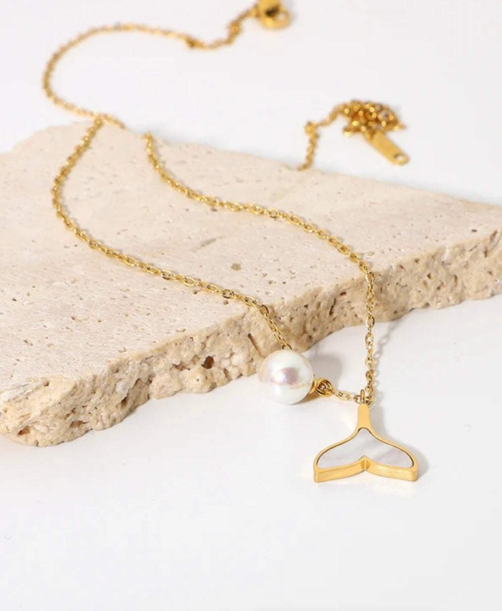 Sirena Mermaid Tail Pearl Necklace