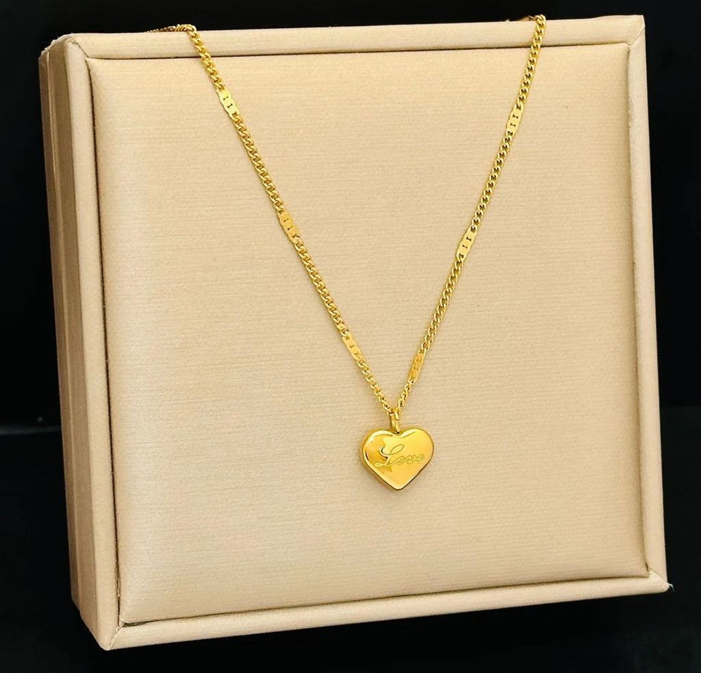 Puro Solid Heart Curb Necklace