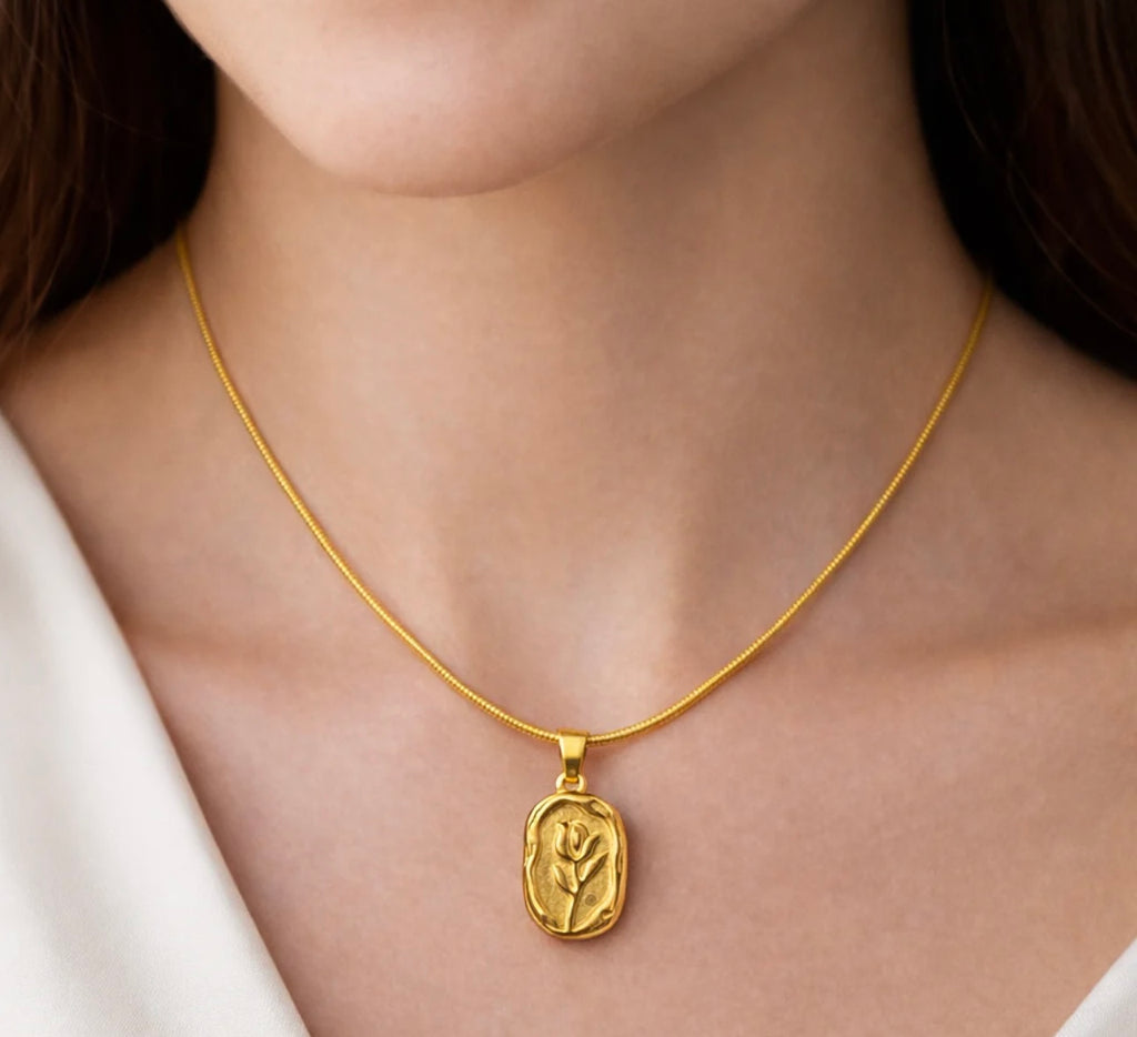 Épi Pendant Necklace