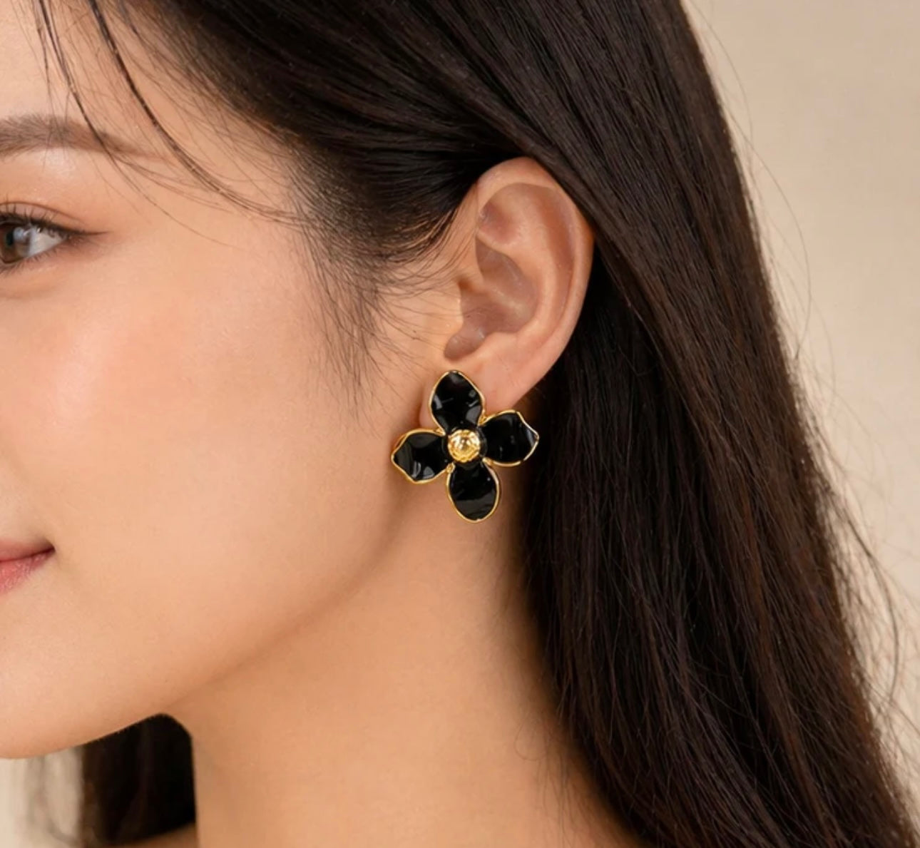 Caméllia Studs