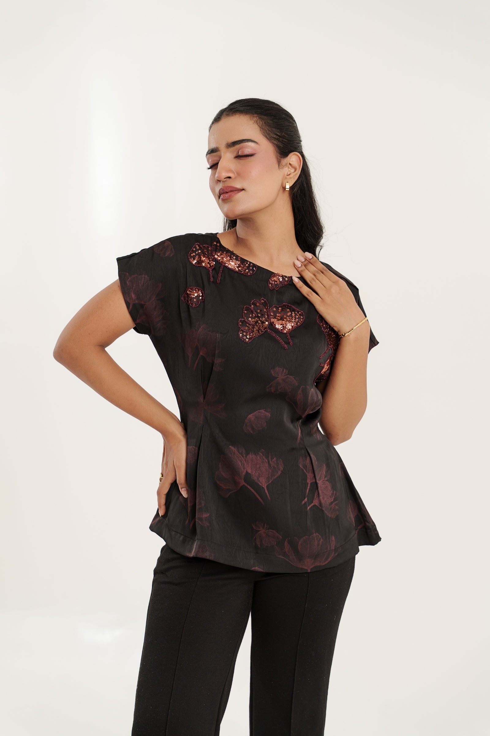 Noire Ginkgo Top